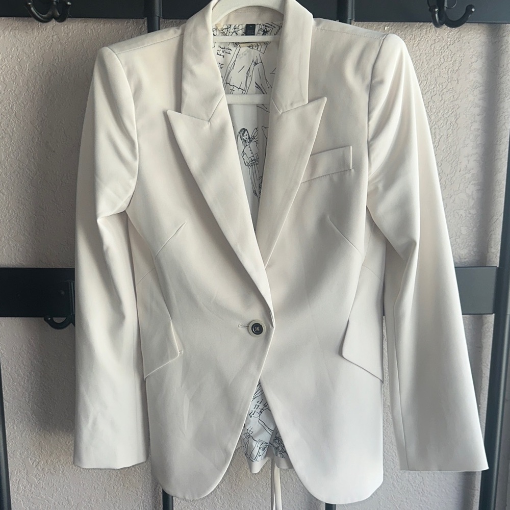 Elegant Cream Women's Blazer